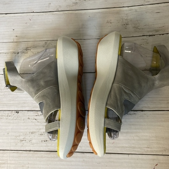 Tsubo Grey and Yellow Green Leather Ankle Strap Leather Platform Sandal - Picture 7 of 14